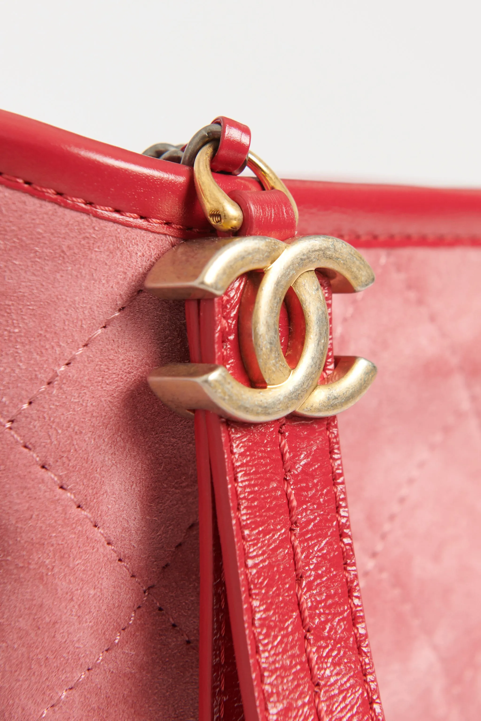 2017 Red Small Gabrielle Preowned Shoulder Bag