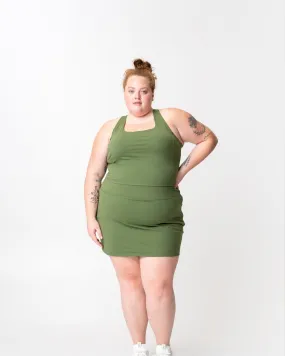 adventure performance skort | pine green