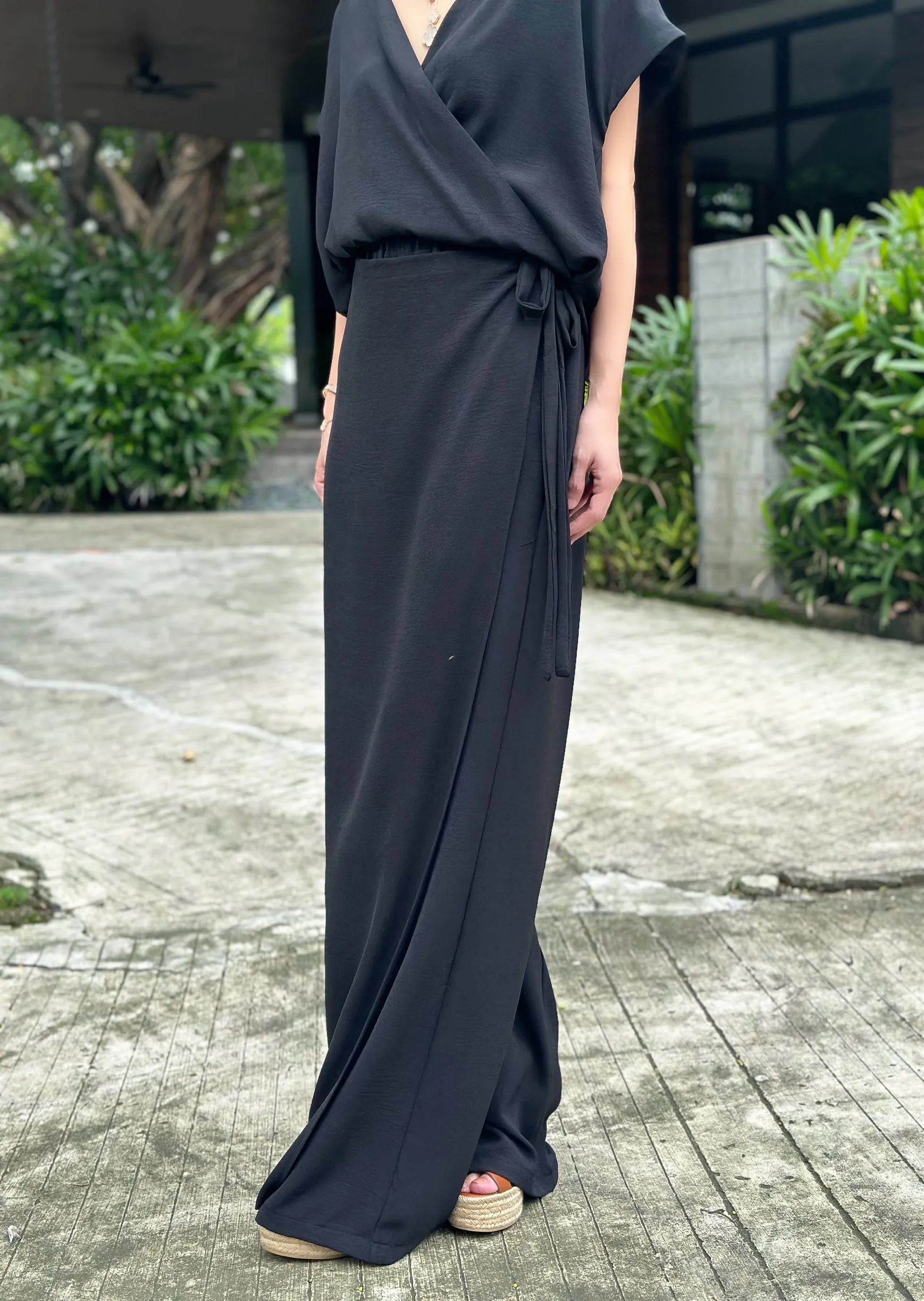 Magnolia Set in Black