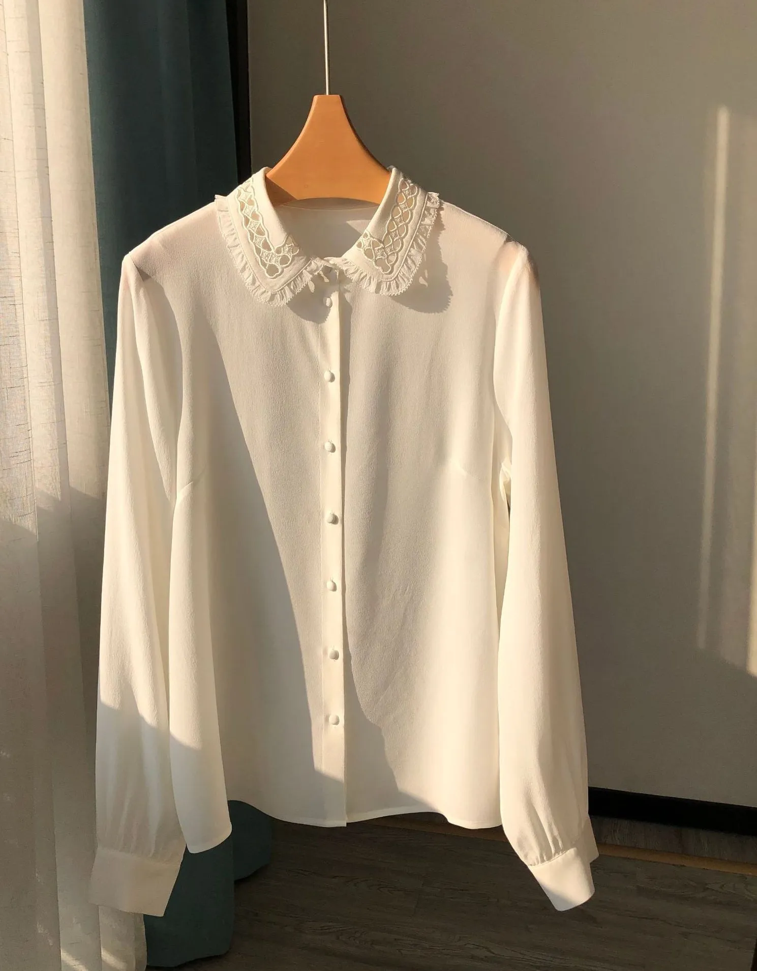 Nonothing |Luxurious silk shirt with embroidery on the collar ( 4 colors )