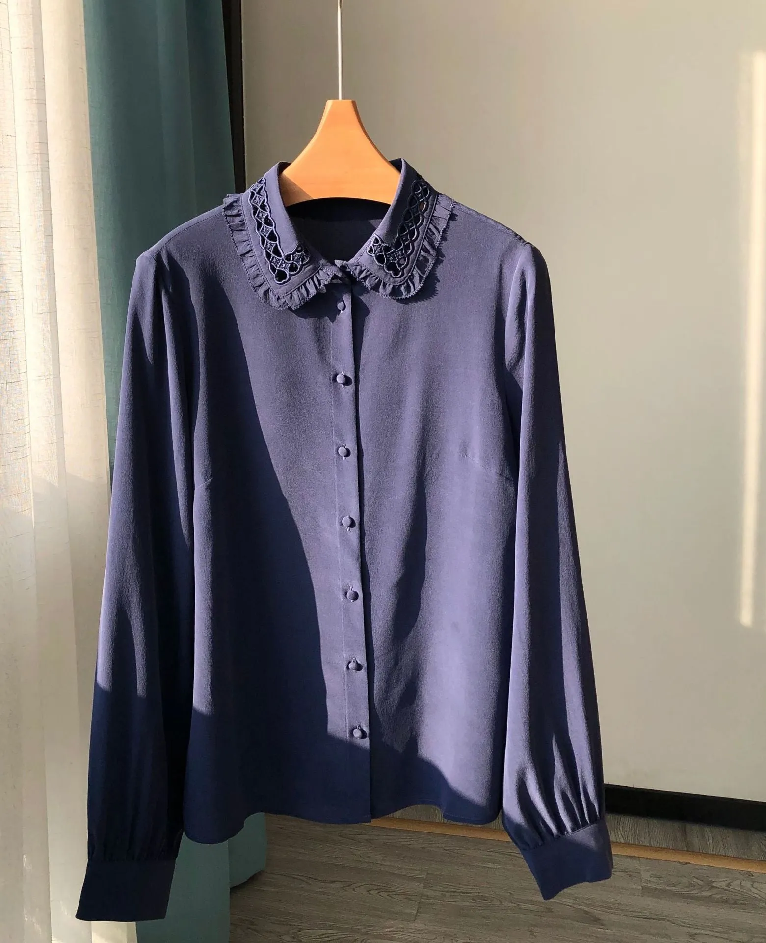 Nonothing |Luxurious silk shirt with embroidery on the collar ( 4 colors )
