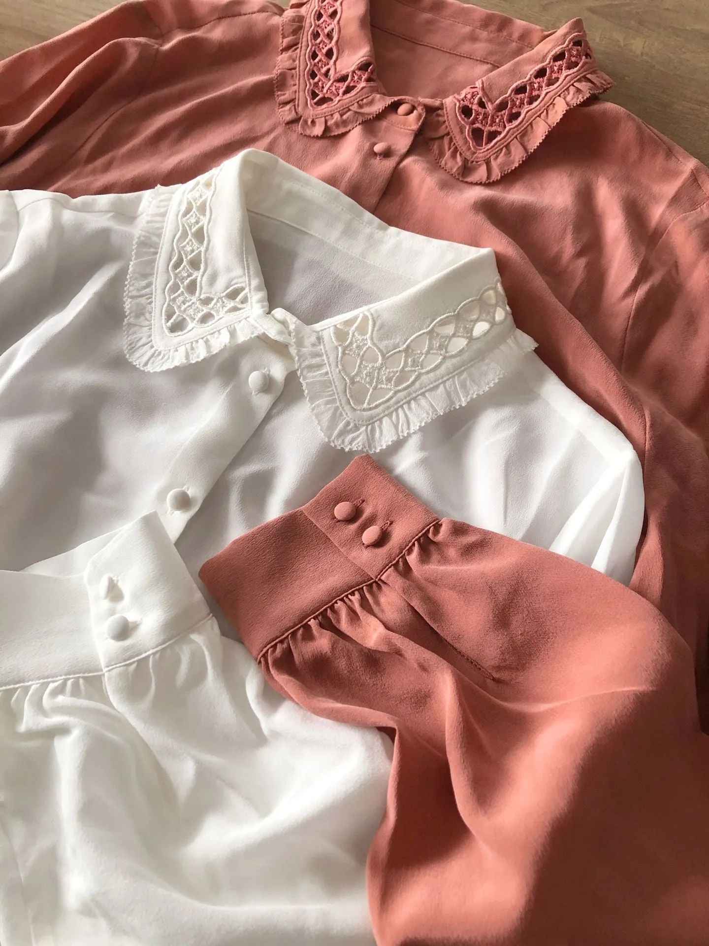 Nonothing |Luxurious silk shirt with embroidery on the collar ( 4 colors )