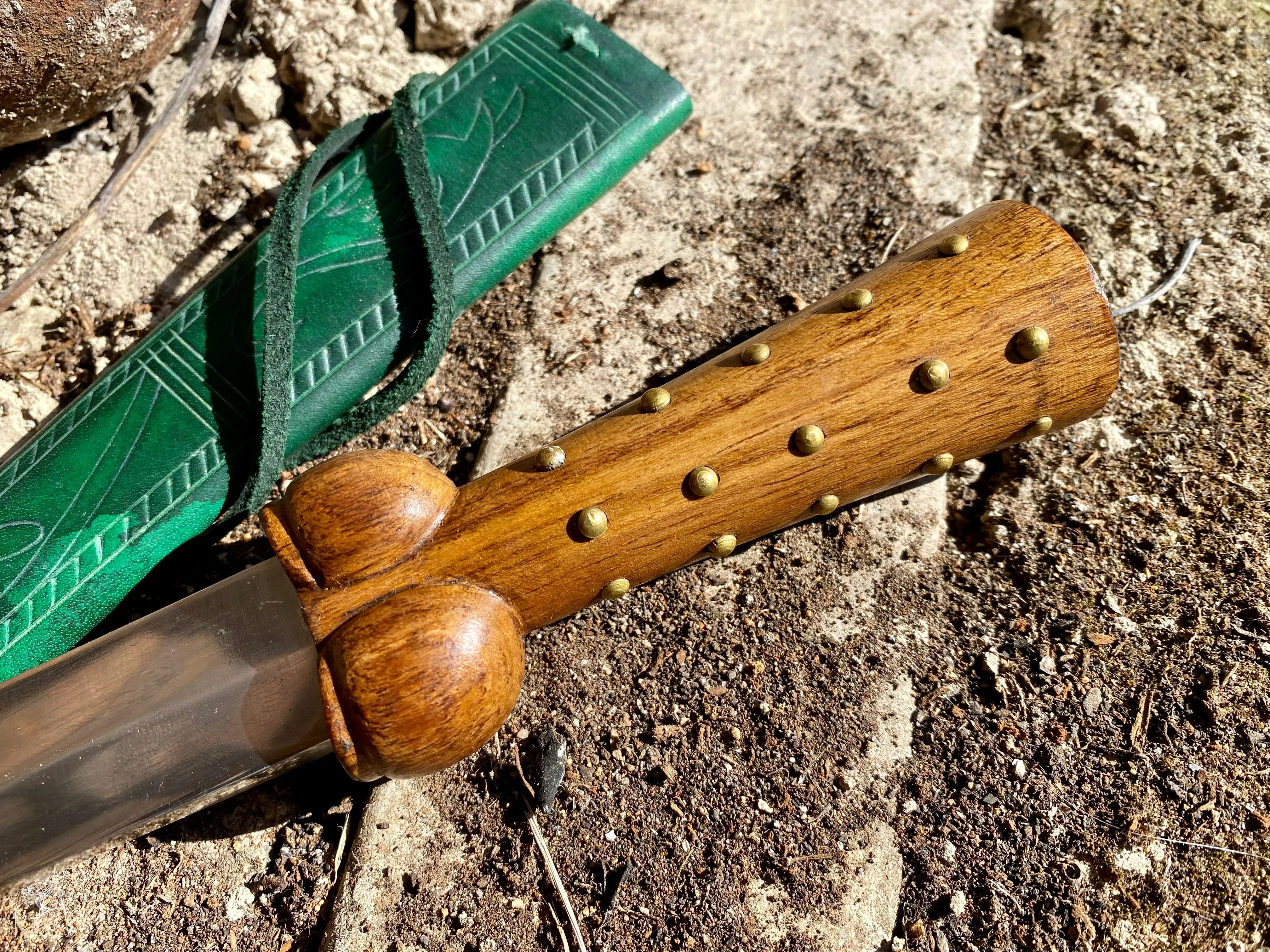 Studded medieval bollock dagger 14thC-15thC